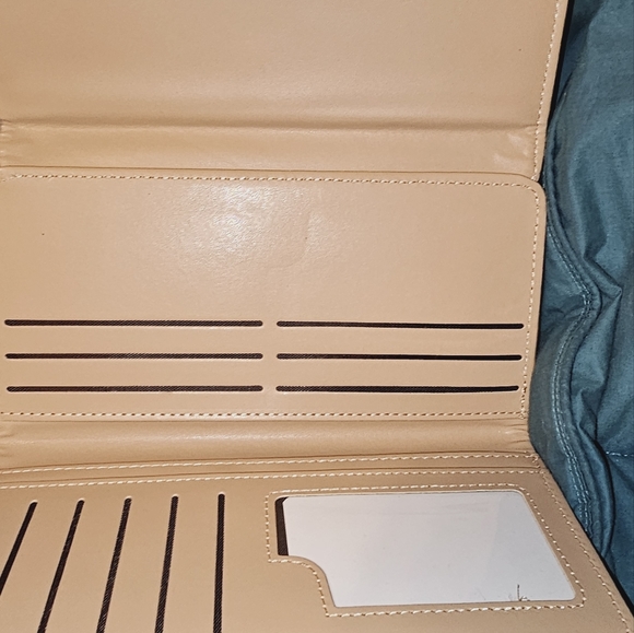 NWOT Large trifold wallet, pink/mauve/peach - Picture 4 of 5